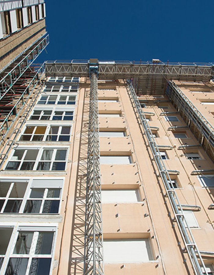 Detalle de las obras de rehabilitación y envolventes térmicas de edificios en el proyecto Efidistrict de la Chantrea