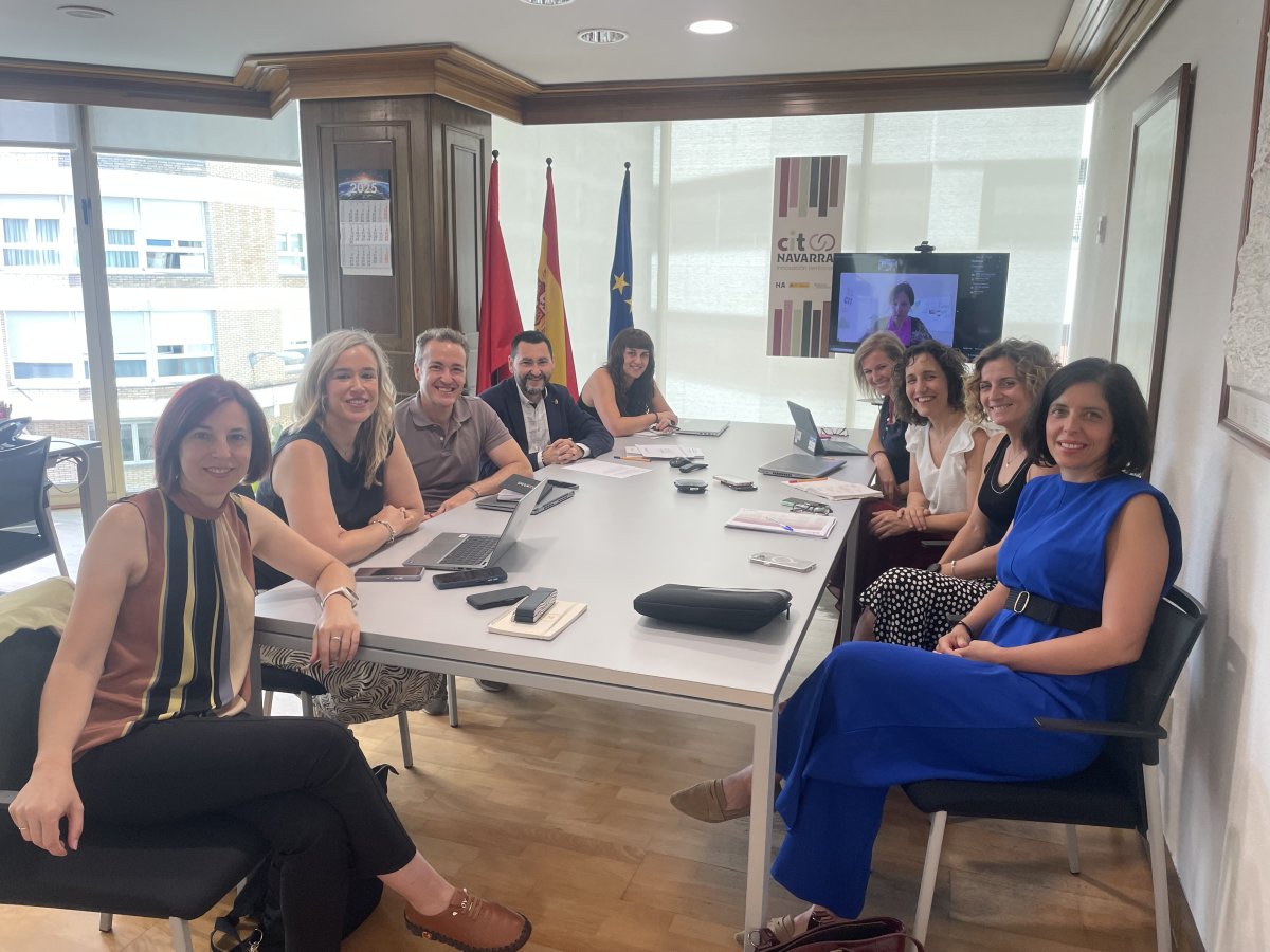 FOTO DE GRUPO DE LA REUNIÓN