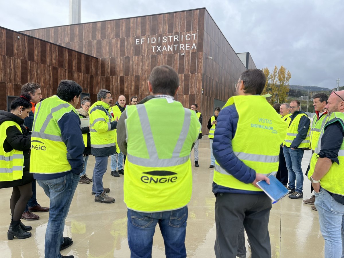 Foto de grupo de la visita en la Chantrea